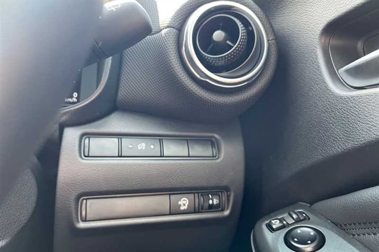 2025 Nissan Juke 1.0 DIG-T N-CONNECTA 5DR Hatchback Petrol Manual