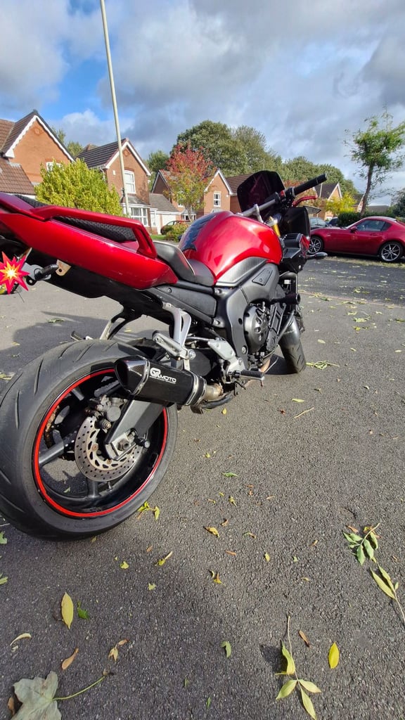 Yamaha FZ1S FAZER 2007 LAVA RED 1000CC 150bhp not fz6 r1 r6 zx6r zx10r z1 5vy 4c8 motorbike cycle  