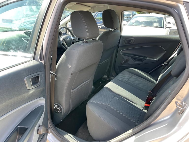 FORD FIESTA 1.4 Zetec 5dr 2011