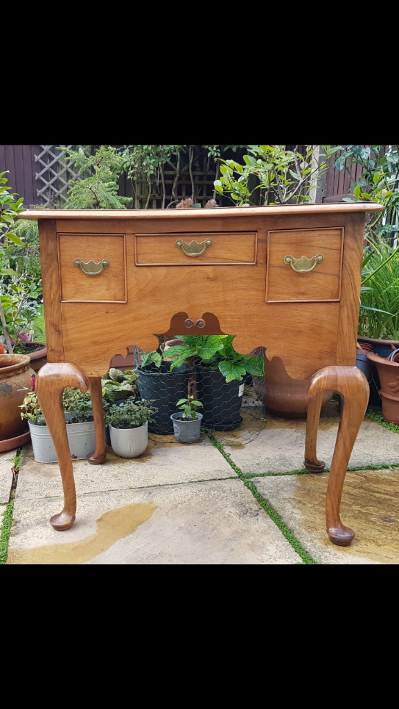 Queen Anne Antique Style Solid Cut Walnut Lowboy