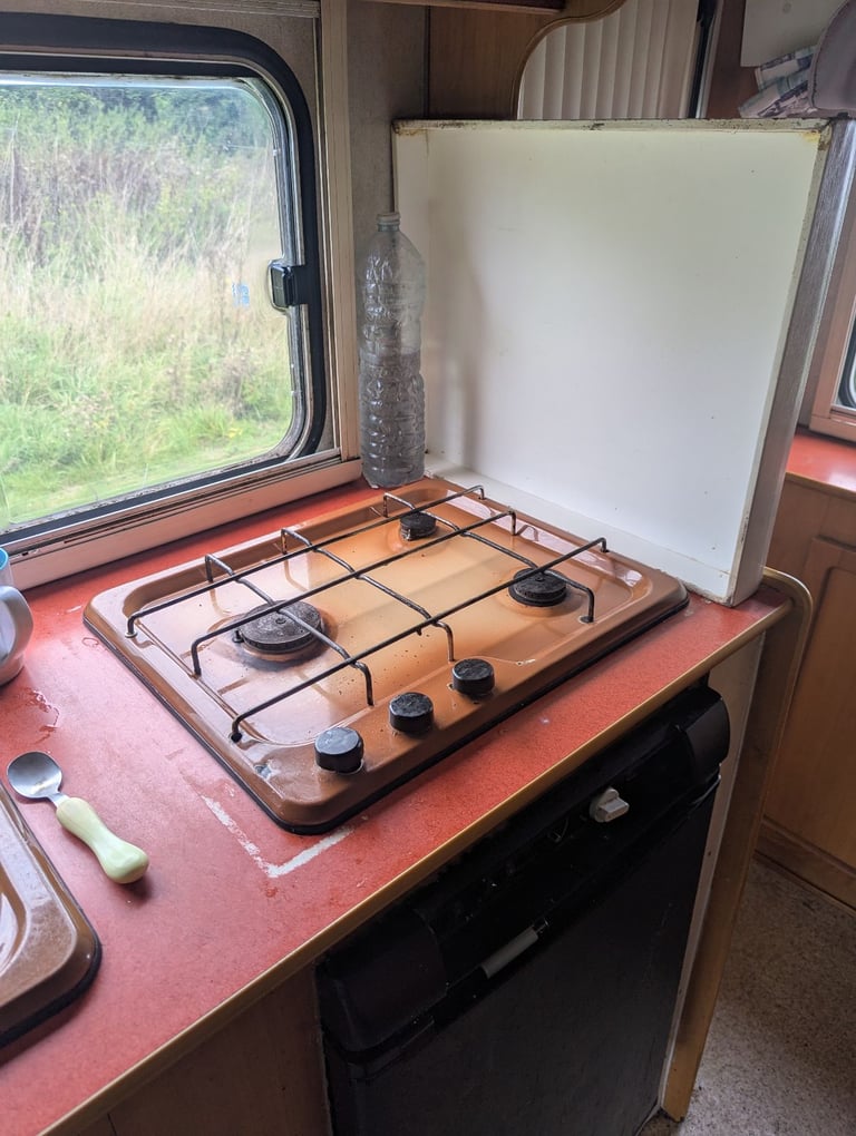 Spacious 6-Berth Motorhome - Ford, TRANSIT 110, 1997, 2500 (cc)