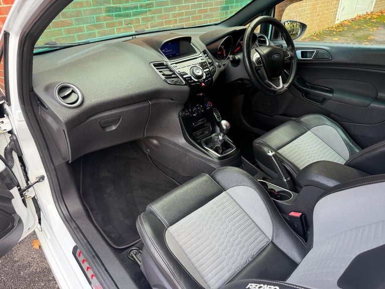 FORD FIESTA 1.6 T EcoBoost ST-2 2014