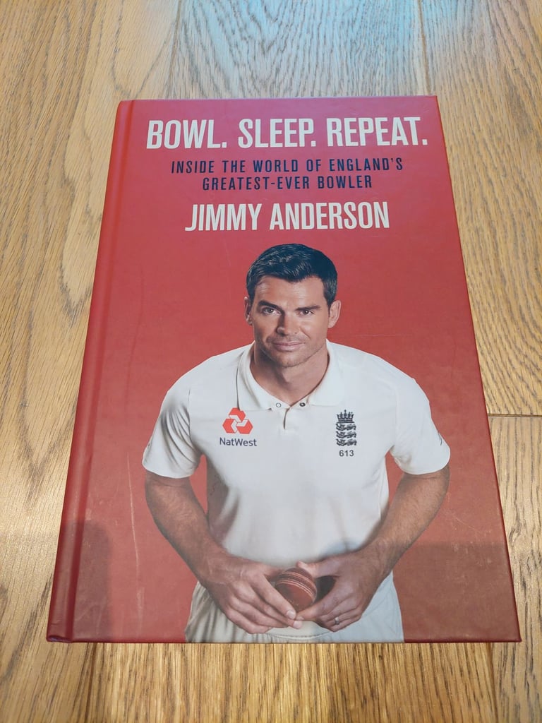 🏏 Cricket Bundle – 6-Piece Wicket Set + 14 Books (Some Brand New) 🏏