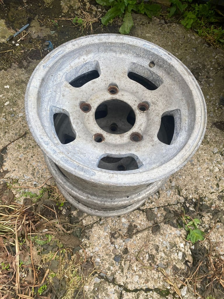 4 wheel rims (wolf race)