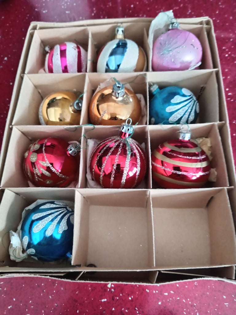 image for 1969s Christmas tree baubles 