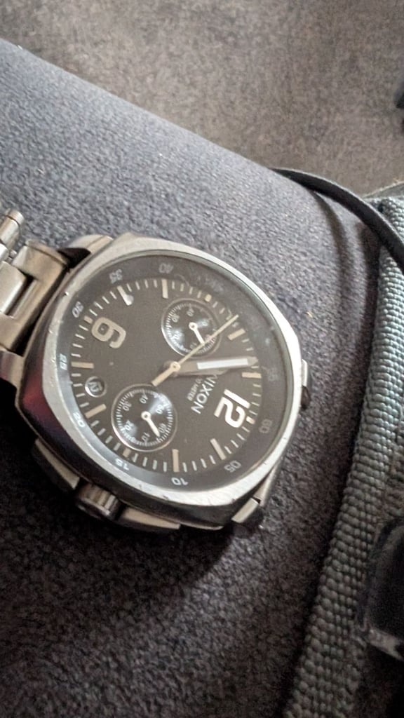 Nixon Men's Chronograph Watch Model - Charger silver stainless A1071000 . 