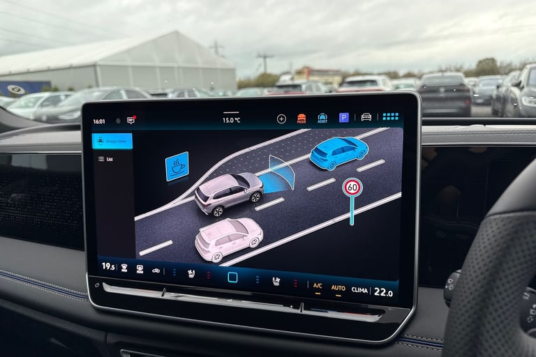 2025 Volkswagen Tiguan 1.5 TSI eHybrid 19.7kWh R-Line DSG Euro 6 (s/s) 5dr SUV Automatic