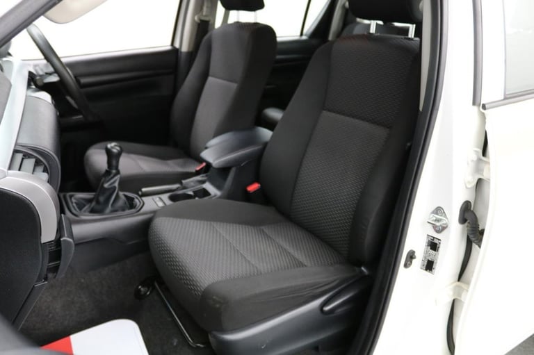 2022 Toyota Hilux 2.4 D-4D Active Pickup Double Cab 4WD 150 BHP Euro 6 ULEZ Free PICKUP Diesel Ma...