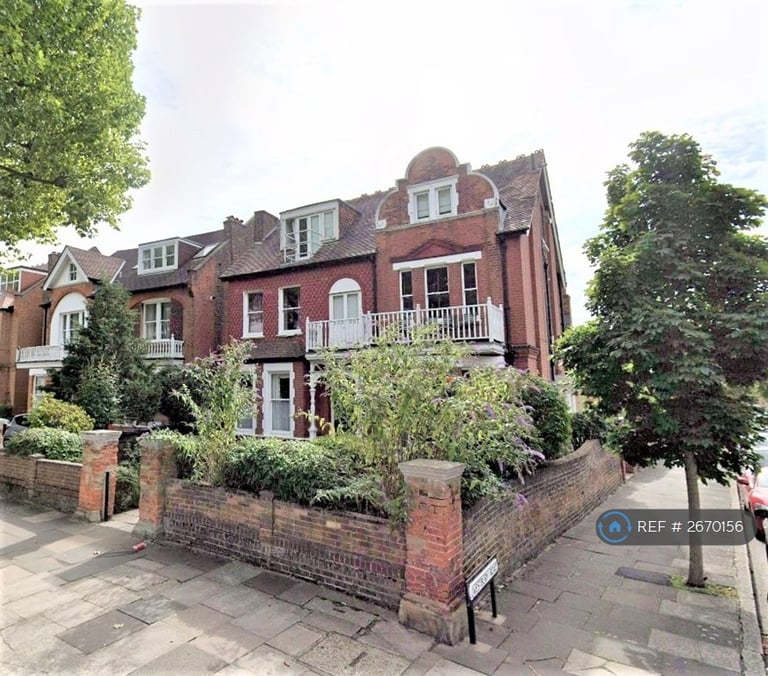 2 bedroom flat in Woodville Gardens, London, W5 (2 bed) (#2670156)