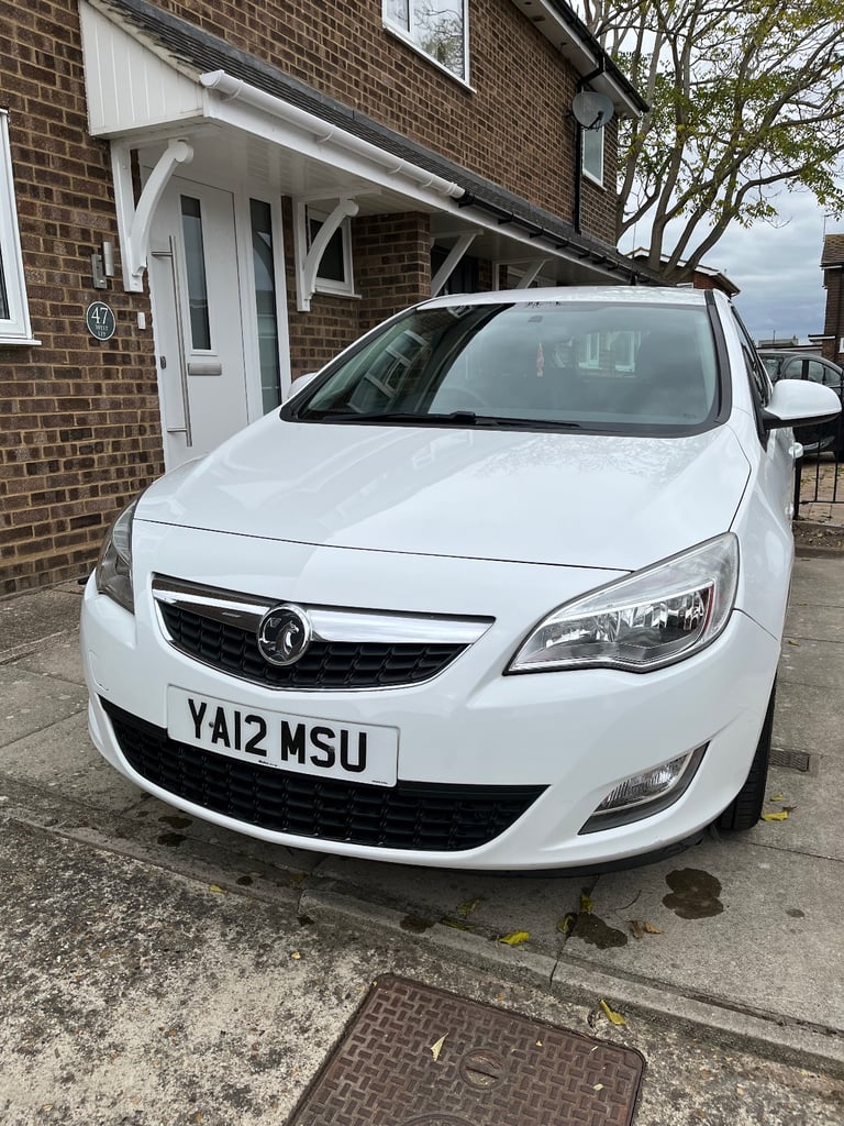 Vauxhall, ASTRA, Hatchback, 2012, Manual, 1598 (cc), 5 doors