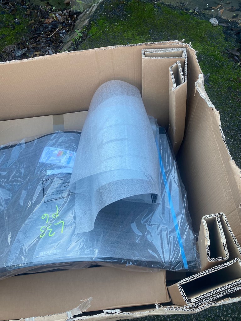 FABER VEIL Black mounted hood RRP £1349
