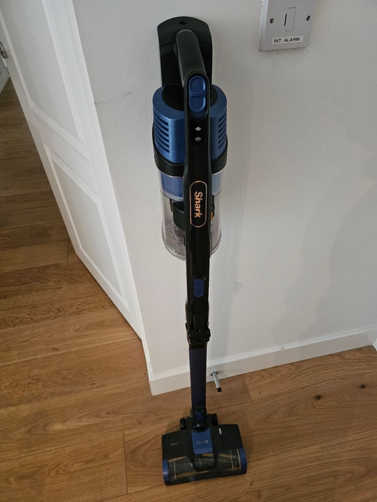 image for Shark cordless vacum cleaner - Nine Elms