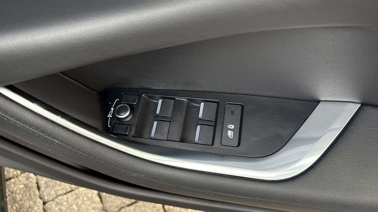 2021 Jaguar XE 2.0 D200 R-Dynamic Black 4dr Auto Saloon Diesel Automatic