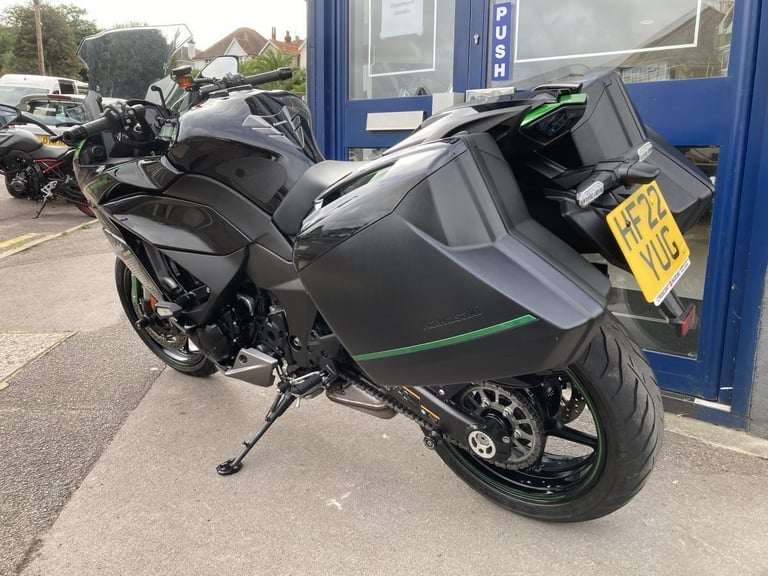 KAWASAKI PERFORMANCE TOURING EDITION - WITH FULL KAWASAKI SERVICE HISTORY 