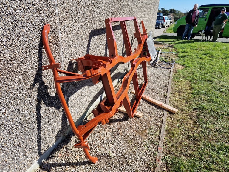 Triumph Herald chasis 