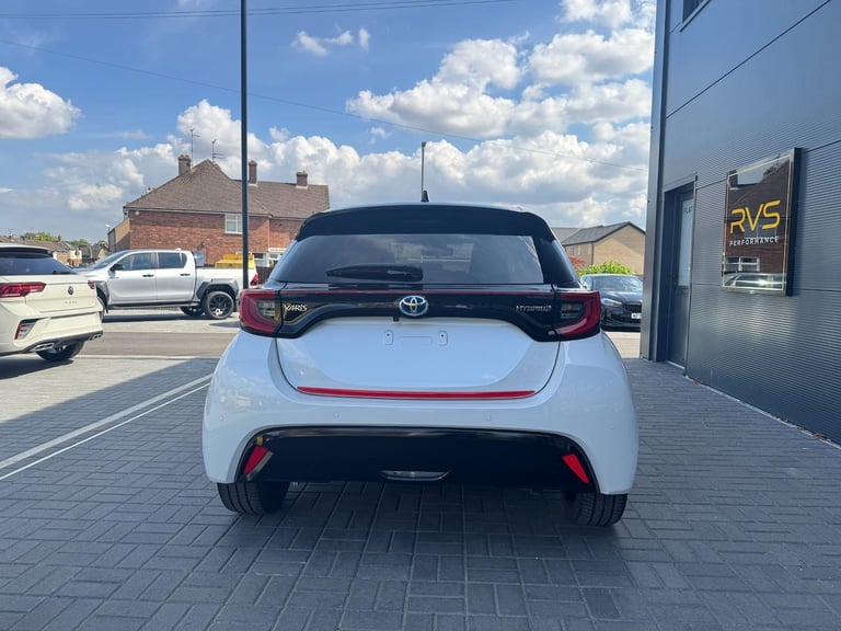 2022 Toyota Yaris 1.5 VVT-h Dynamic E-CVT Euro 6 (s/s) 5dr HATCHBACK Petrol/Electric Hybrid Autom...