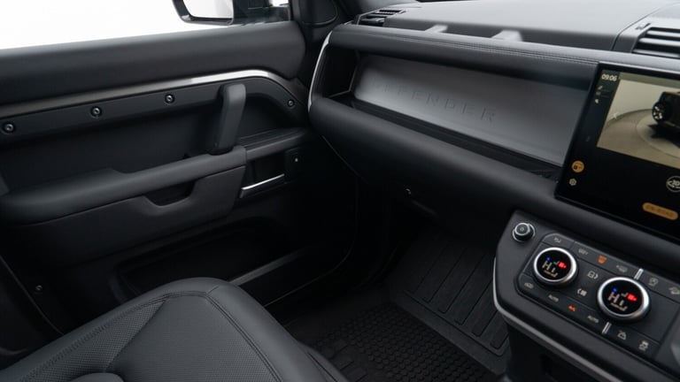 2025 Land Rover Defender (25 Reg) 90 3.0 D250 S Hard Top Commercial (3 Seat) (+VAT) Panel Van Die...