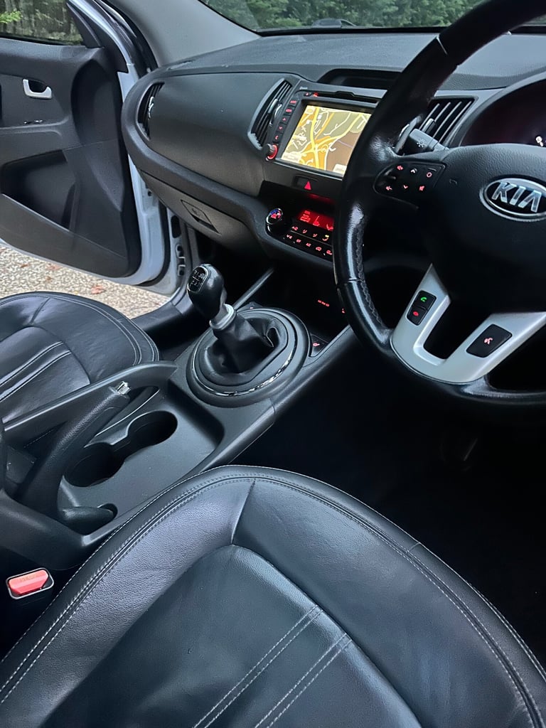 2013 Kia Sportage 1.7 CRDi ISG 3 5dr [Sat Nav] ESTATE Diesel Manual