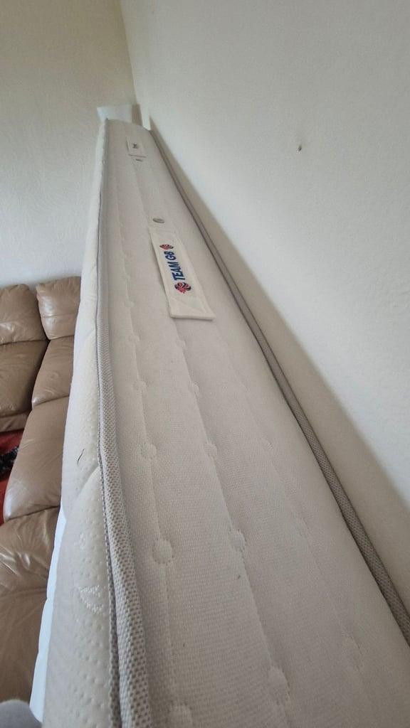 Mattress (small double)
