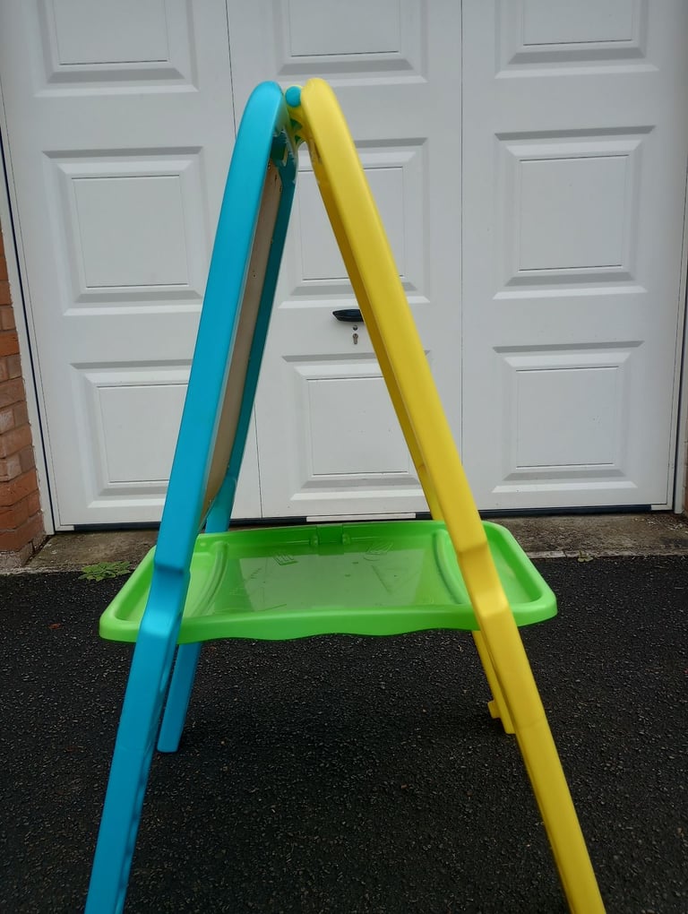 Chad Valley art easel 
