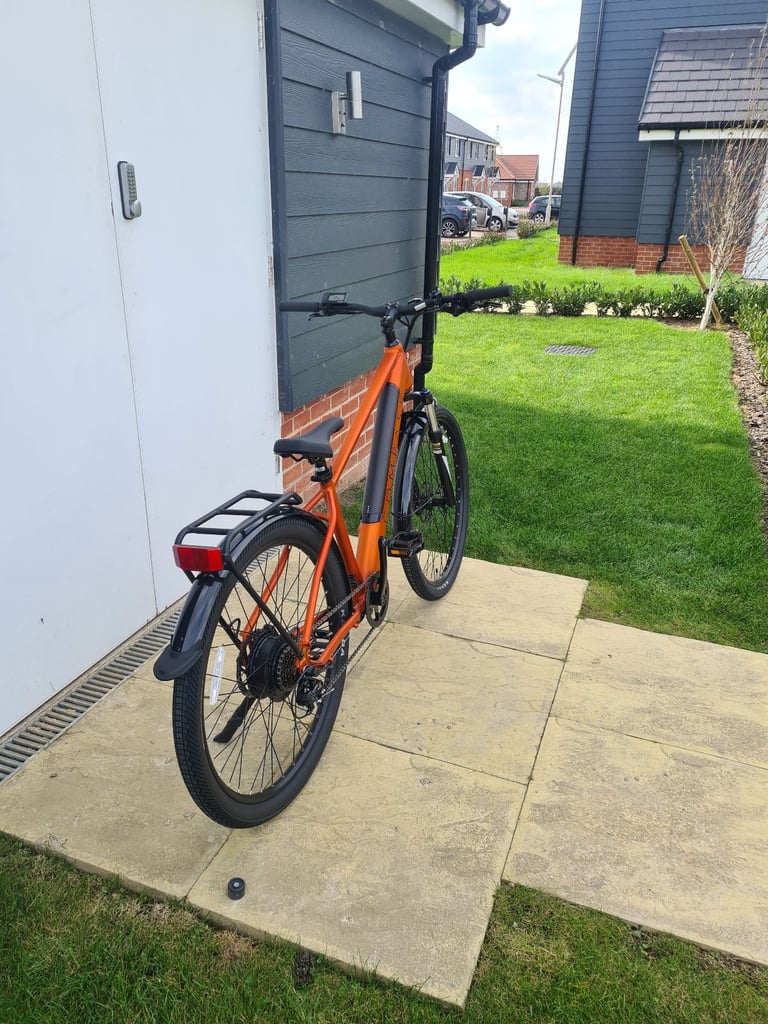 Compass Electric bike, hardly used and in great condition