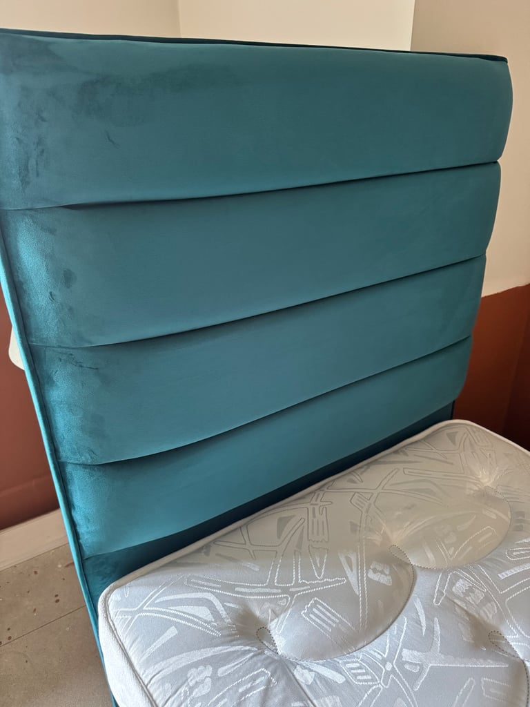 image for Excellent condition - single bed + memory foam mattress - summer and winter side - HG bed - Athens 