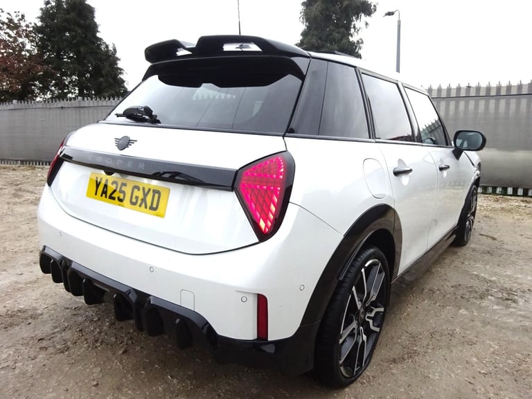 image for 2025 25 REG MINI COOPER SPORT C AUTO UNRECORDED DAMAGED SALVAGE