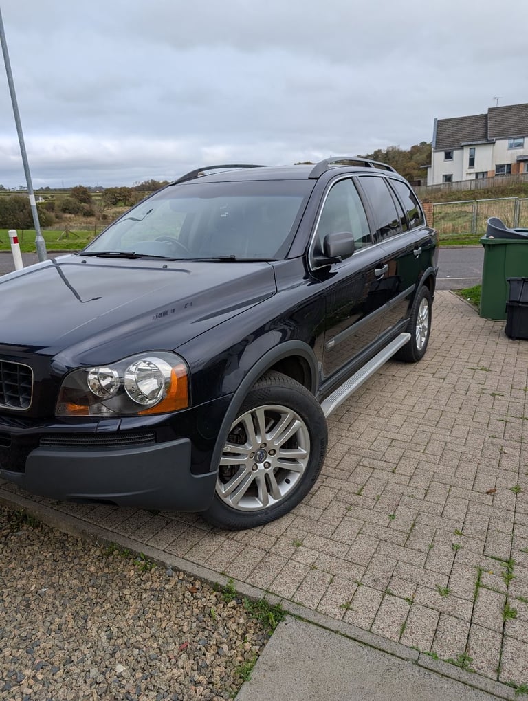 Volvo xc90 selling for spares and repairs 