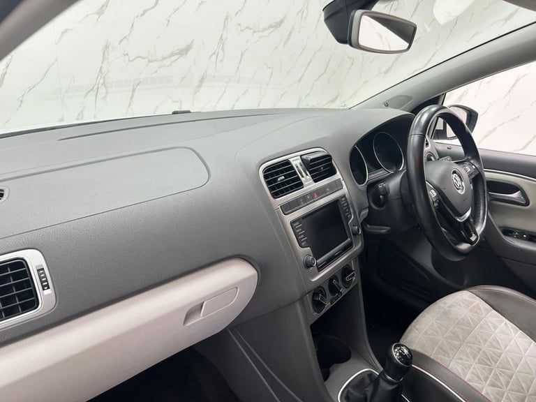 2017 Volkswagen Polo 1.2 TSI R-Line Hatchback 3dr Petrol Manual Euro 6 (s/s) (90 ps) F/S/H! 1 FO ...