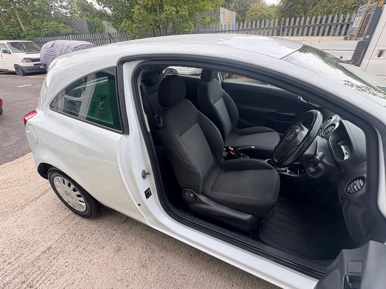 Vauxhall, CORSA, Hatchback, 2013, Manual, 998 (cc), 3 doors