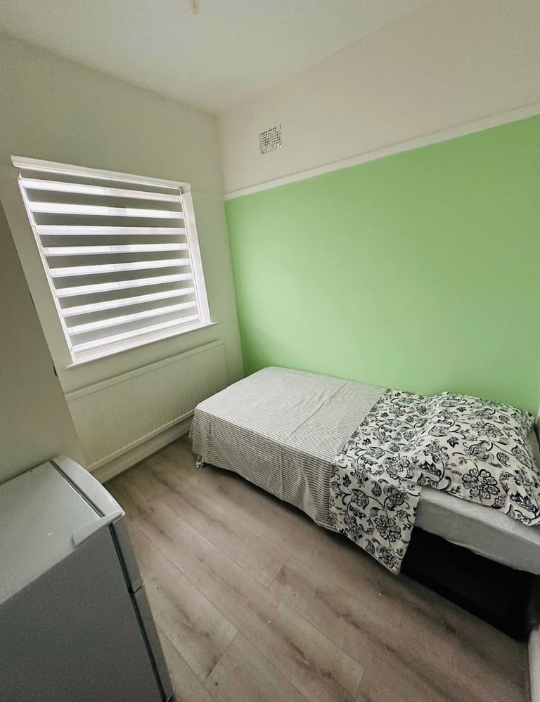 image for 🌿Affordable Small Double Room – White Hart Lane N17📍