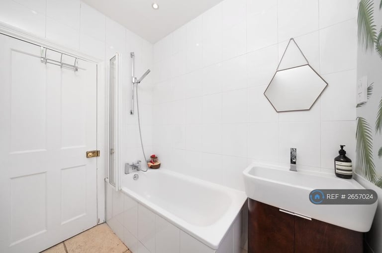 4 bedroom house in Arragon Gardens, London, SW16 (4 bed) (#2657024)