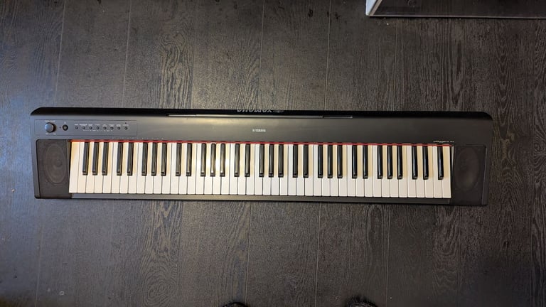 Yamaha Piaggero NP-31 Digital Piano Keyboard 76-Key power supply and music stand