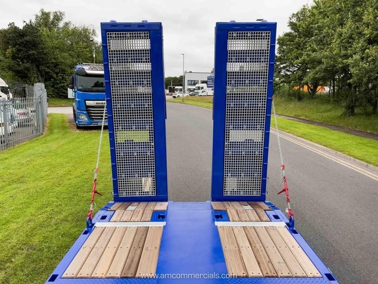 KASSBOHRER 3 AXLE EXTENDABLE LOW LOADER 52,800KG 