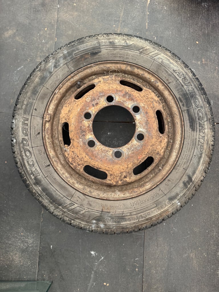 Iveco daily double axle spare wheel