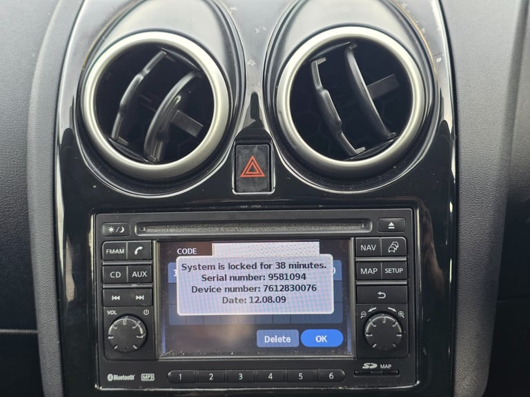 2012 Nissan Qashqai 1.6 [117] Tekna 5dr HATCHBACK Petrol Manual