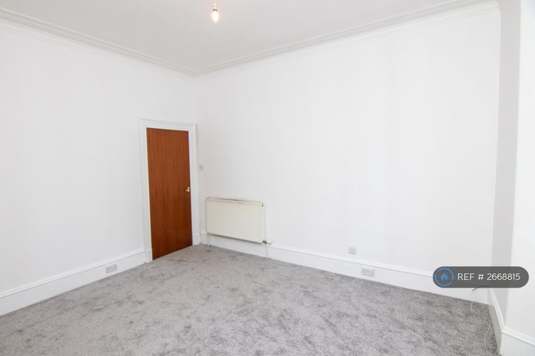 2 bedroom flat in Elmbank Road, Aberdeen, AB24 (2 bed) (#2668815)