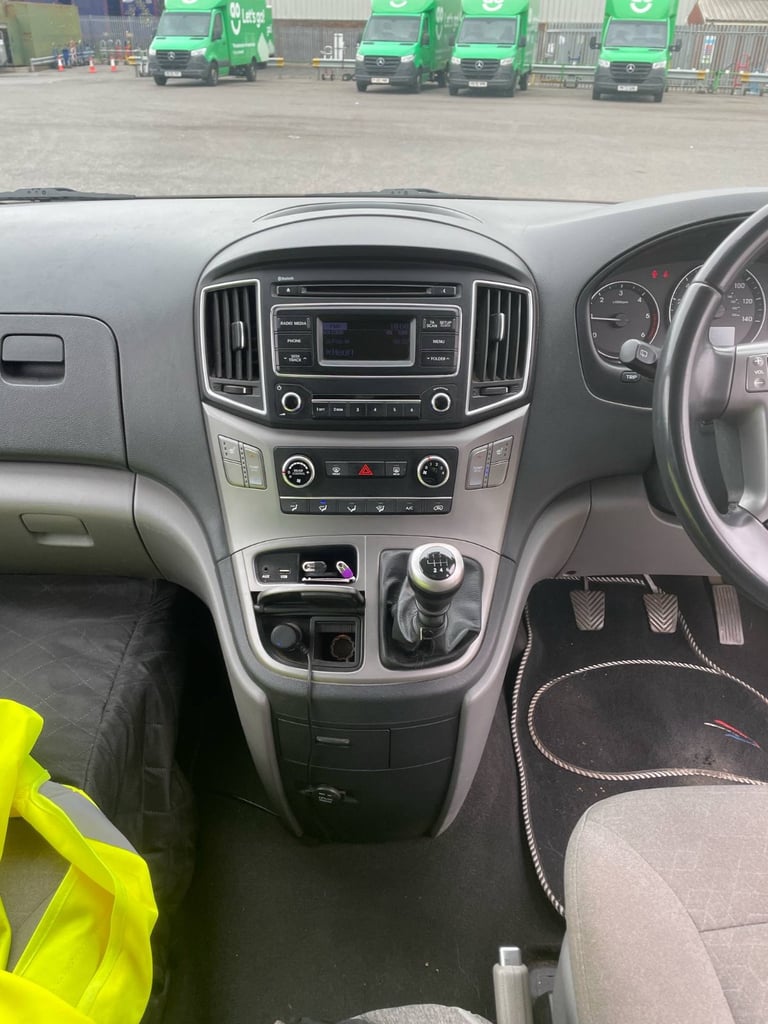 Hyundai, I800, MPV, 2018, Manual, 2497 (cc), 5 doors