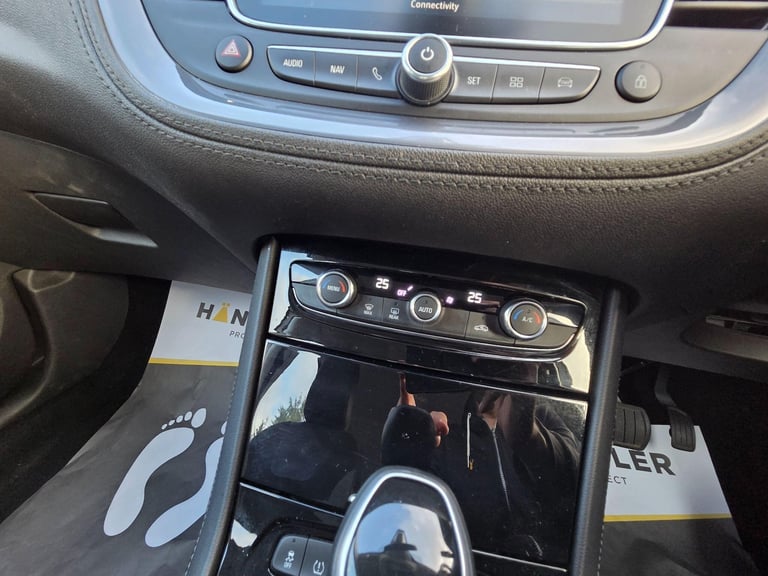 2019 Vauxhall Grandland X 1.2 Turbo Tech Line Nav Auto Euro 6 (s/s) 5dr Petrol