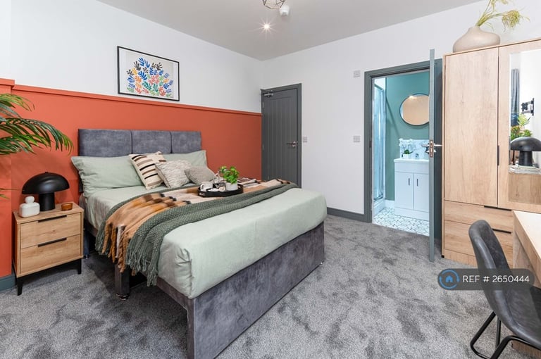 1 bedroom in Station Road, Reddish, Stockport, SK5 (#2650444)