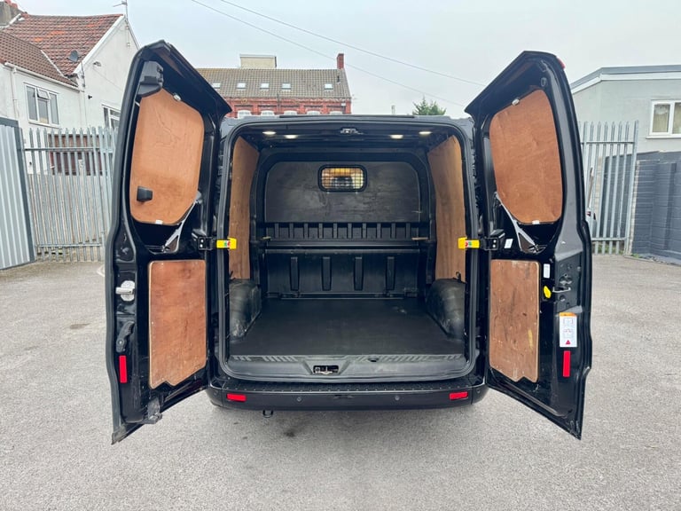 2022 Ford Transit Custom 2.0 EcoBlue 130ps Low Roof D/Cab Limited Van PANEL VAN DIESEL Manual