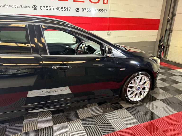 2017 Ford Focus 1.0T EcoBoost ST-Line Euro 6 (s/s) 5dr ESTATE Petrol Manual