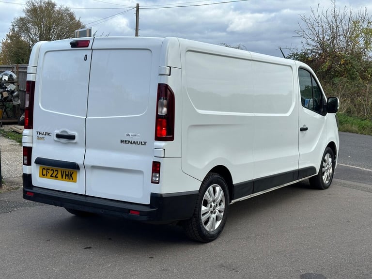 2022 Renault Trafic 2.0 dCi Blue LL30 Sport L2 H1 Euro 6 (s/s) 5dr PANEL VAN Diesel Manual