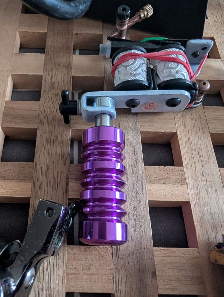 image for 6x tattoo guns and power pack