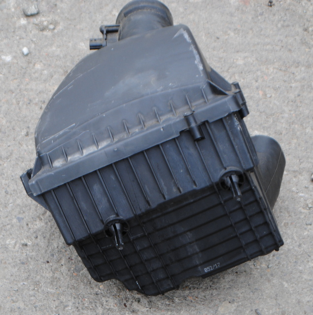 2017 VAUXHALL VIVARO RENAULT TRAFIC 1.6 CDTI AIR FILTER INTAKE BOX HOUSING 93867738