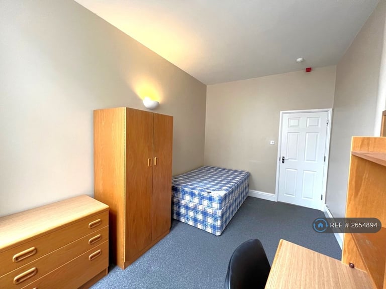 5 bedroom flat in St Nicholas Street, Bristol, BS1 (5 bed) (#2654894)