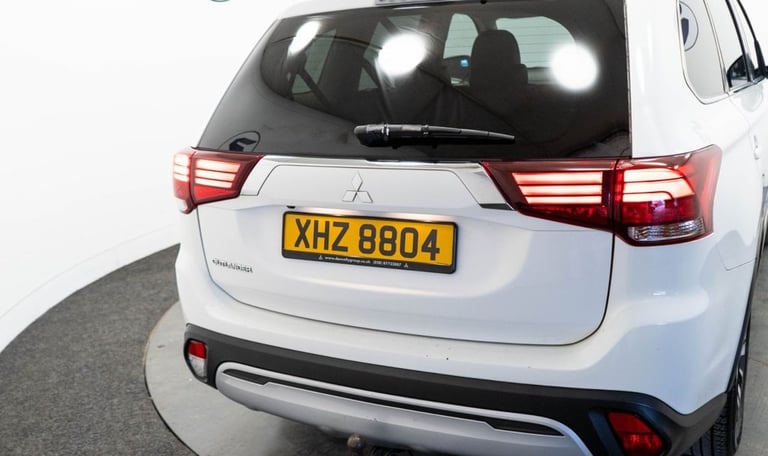 2020 MITSUBISHI OUTLANDER 2.0 MIVEC EXCEED SUV 5DR PETROL CVT 4WD EURO 6 (S/S) (