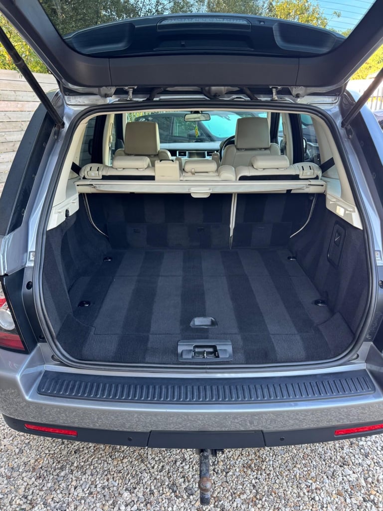 LAND ROVER RANGE ROVER SPORT 3.0 SD V6 HSE Black 2013