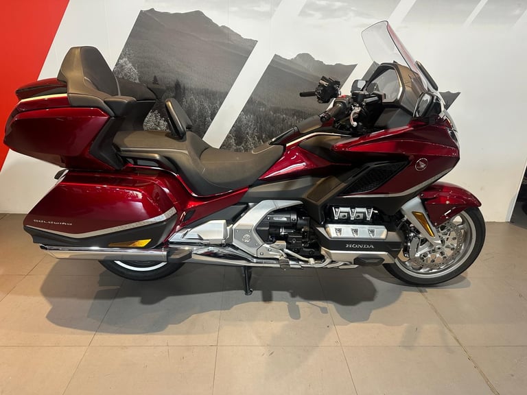 Honda GL1800 Goldwing Tour DCT 2021 with only 3440 miles 