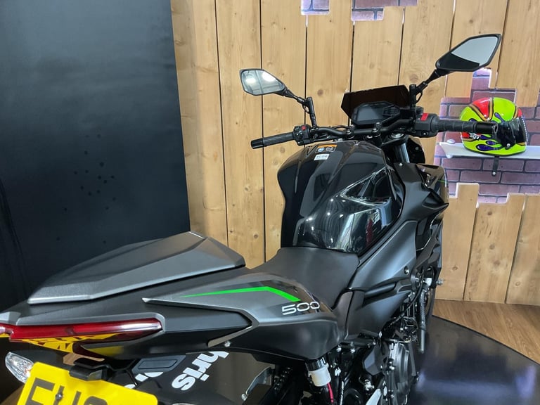 Kawasaki Z500 Performance 2025 just 1135 Miles and One Owner! FREE UK DELIVERY!